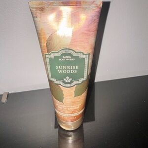 Bath & Body Works Sunrise Woods Hydrating Body Cream